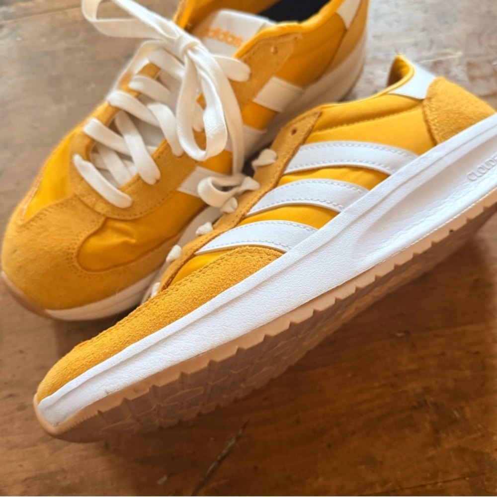 adidas Yellow and White Classic Low-Top Sneakers - Picture 2 of 2